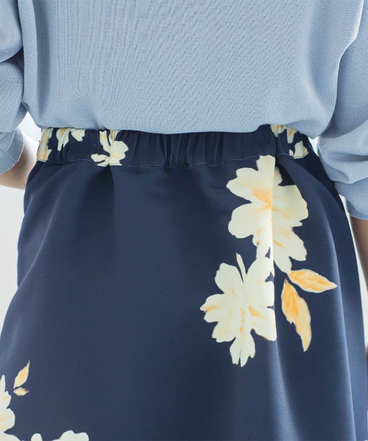 ネイビーフラワープリントスカート | ラインナップ | ファッションレンタル【EDIST. CLOSET】