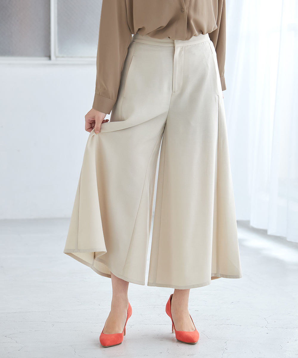 ライトベージュスカート見えフレアパンツ | ラインナップ | ファッションレンタル【EDIST. CLOSET】